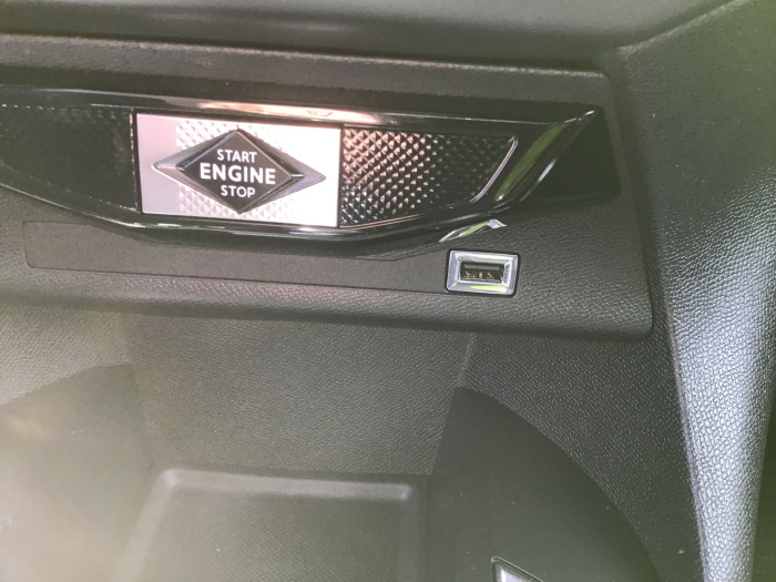 DS DS 3 CROSSBACK DS3 Crossback PureTech 155 EAT8 Rivoli