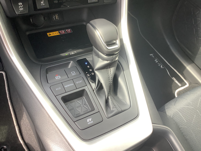 Toyota RAV4 HYBRIDE MY23 218 ch 2WD Dynamic