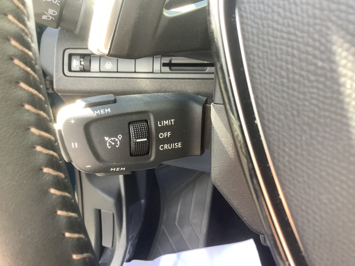 Peugeot 3008 Hybrid 145 e-DCS6 Allure Pack