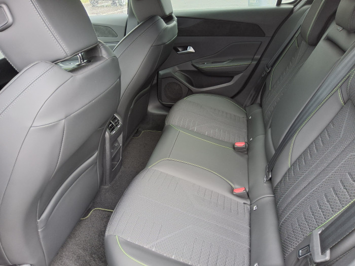 Peugeot 308 DIESEL Nouvelle BlueHDi 130ch S&S EAT8 GT