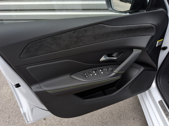 Peugeot 308 DIESEL Nouvelle BlueHDi 130ch S&S EAT8 GT