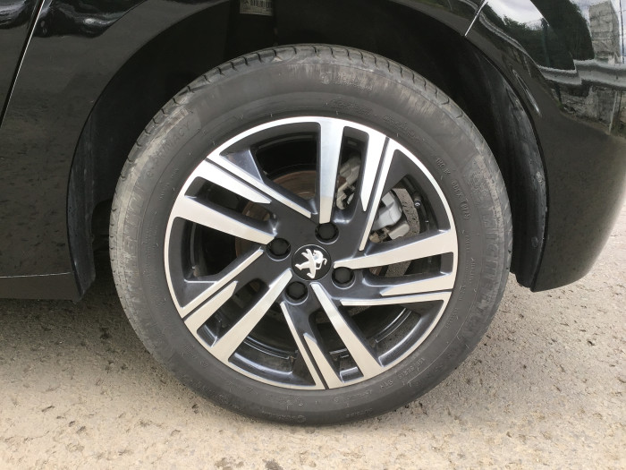 Peugeot 208 PureTech 100 S&S BVM6 Allure Pack
