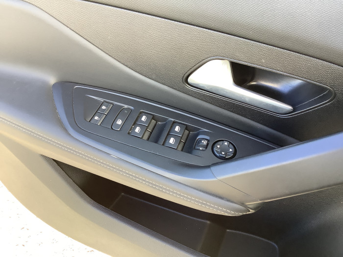 Peugeot 408 Hybrid 136 e-DCS6 Allure