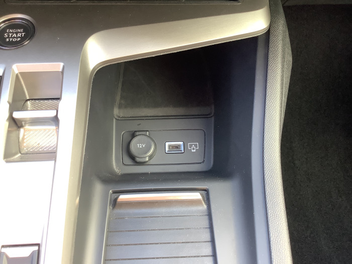 Peugeot 408 Hybrid 136 e-DCS6 Allure