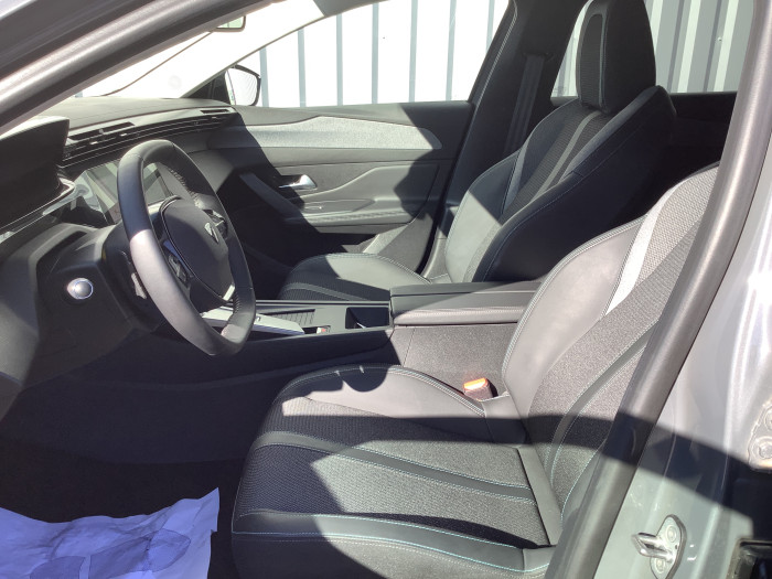 Peugeot 408 Hybrid 136 e-DCS6 Allure
