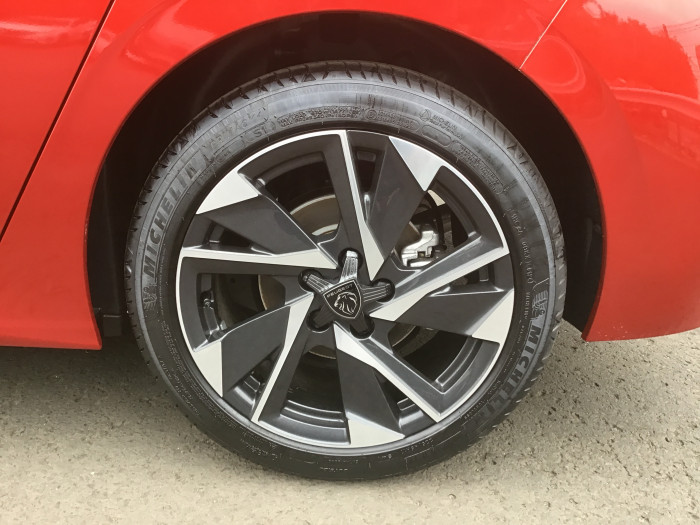Peugeot 308 Nouvelle PureTech 130ch S&S BVM6 Allure