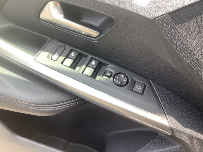 Peugeot 3008 Nouveau Hybrid 145 e-DCS6 Allure