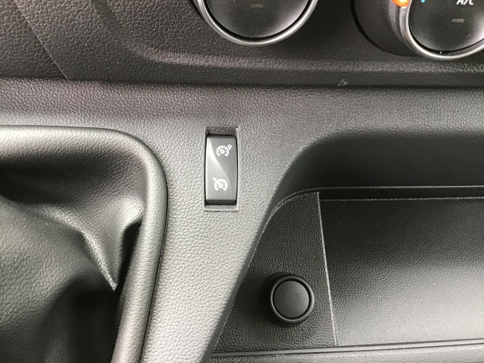Renault MASTER FOURGON FGN TRAC F3500 L2H2 BLUE DCI 135 GRAND CONFORT