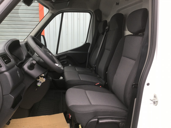 Renault MASTER FOURGON FGN TRAC F3500 L2H2 BLUE DCI 135 GRAND CONFORT