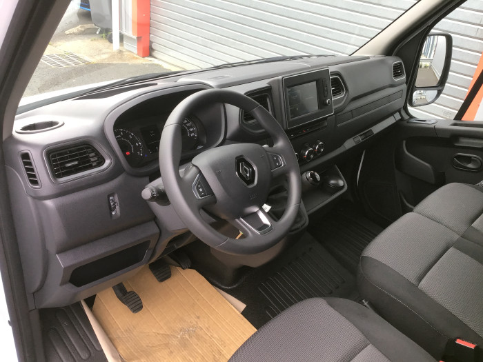 Renault MASTER FOURGON FGN TRAC F3500 L2H2 BLUE DCI 135 GRAND CONFORT