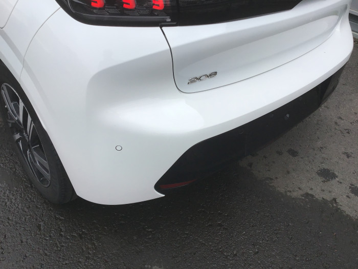 Peugeot 208 PureTech 100 S&S BVM6 Allure