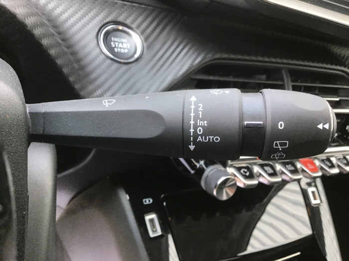 Peugeot 208 PureTech 100 S&S BVM6 Allure