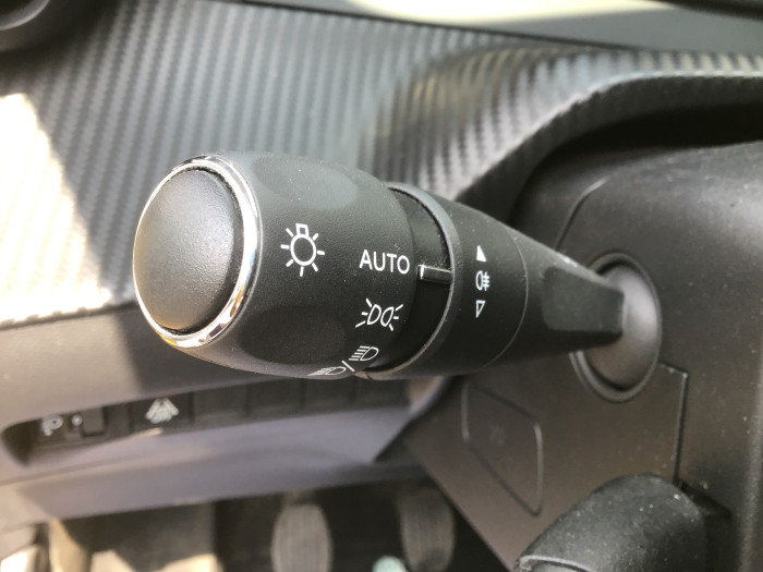 Peugeot 208 PureTech 100 S&S BVM6 Allure