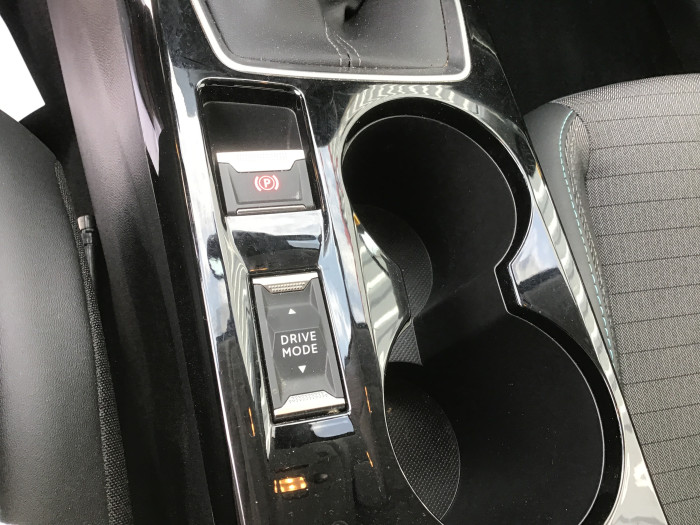 Peugeot 208 PureTech 100 S&S BVM6 Allure