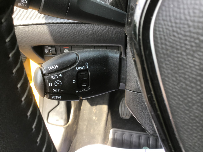 Peugeot 208 PureTech 100 S&S BVM6 Allure