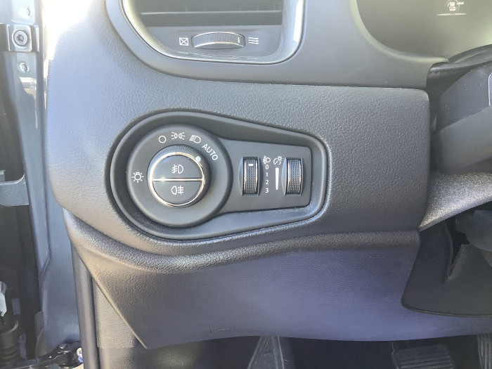 Jeep RENEGADE Nouveau 1.5 Turbo T4 130 ch BVR7 e-Hybrid Summit