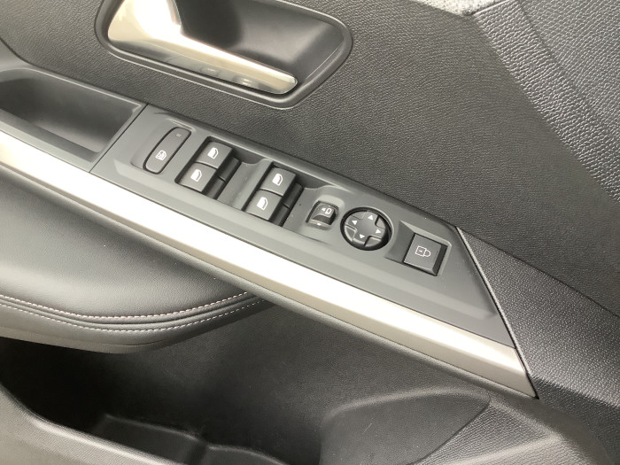 Peugeot 3008 Nouveau Hybrid 145 e-DCS6 Allure