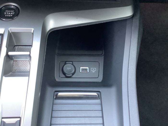 Peugeot 408 Hybrid 136 e-DCS6 Allure