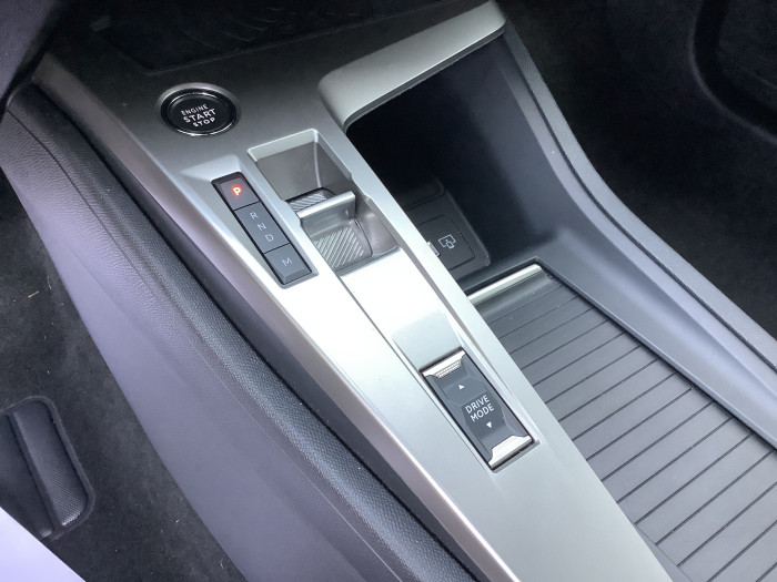 Peugeot 408 Hybrid 136 e-DCS6 Allure
