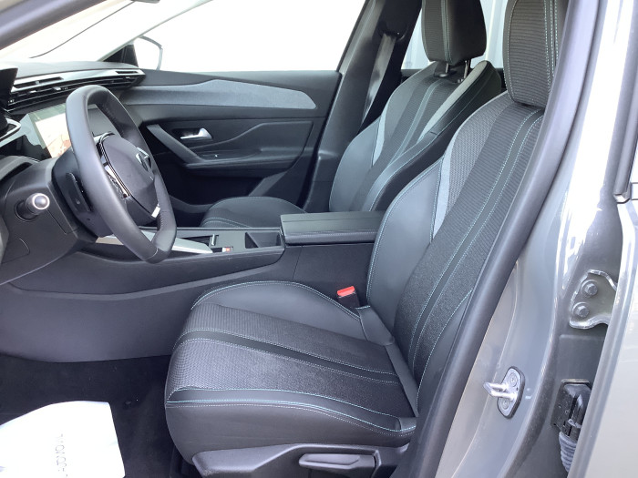 Peugeot 408 Hybrid 136 e-DCS6 Allure