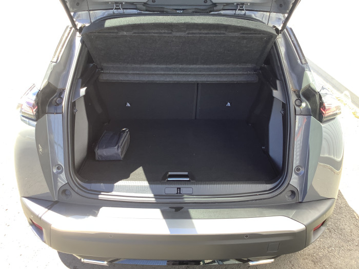 Peugeot 2008 Nouveau Hybrid 136 e-DCS6 GT