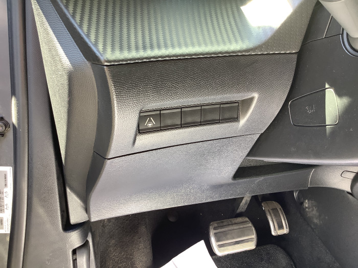Peugeot 2008 Nouveau Hybrid 136 e-DCS6 GT