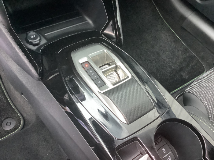 Peugeot 208 Nouvelle Hybrid 100 e-DCS6 GT