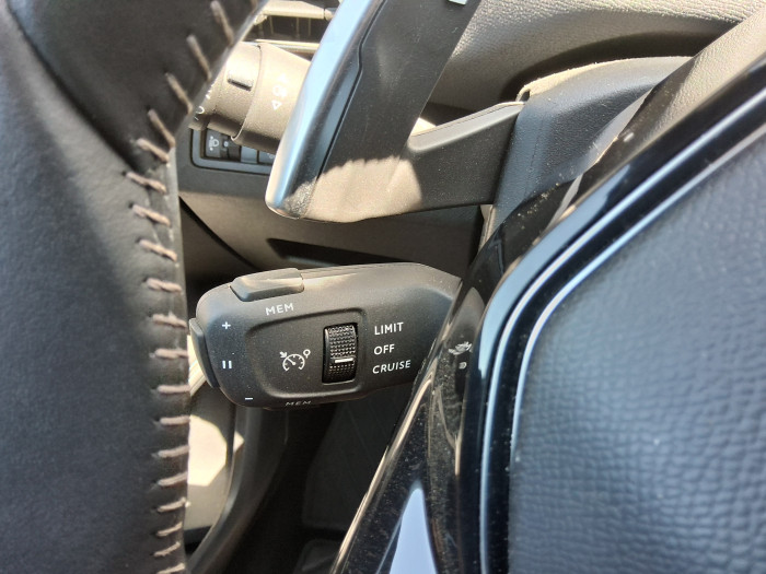 Peugeot 3008 Hybrid 180 e-EAT8 Allure Pack