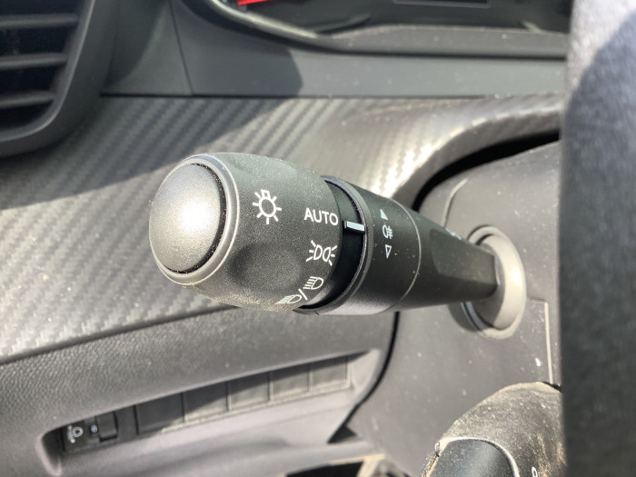 Peugeot 208 Nouvelle PureTech 100 S&S BVM6 Active