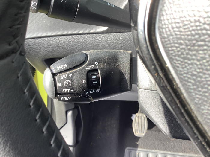 Peugeot 208 Nouvelle PureTech 100 S&S BVM6 Active