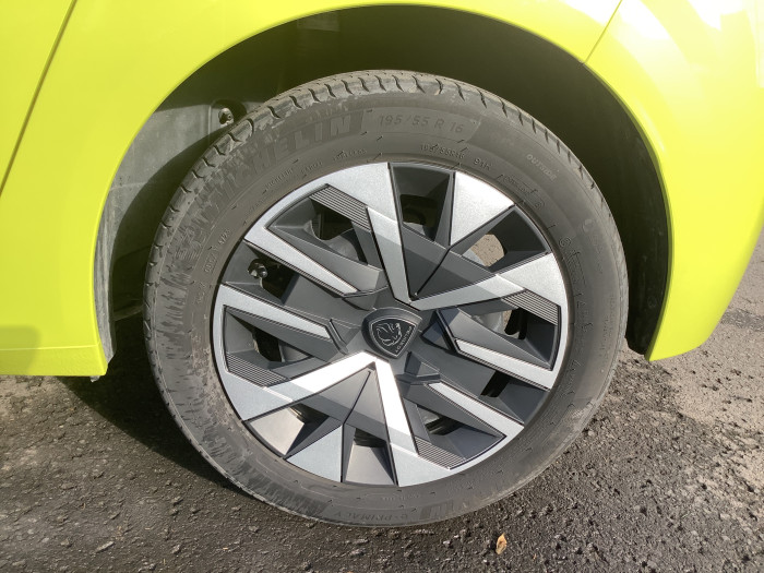 Peugeot 208 Nouvelle PureTech 100 S&S BVM6 Active