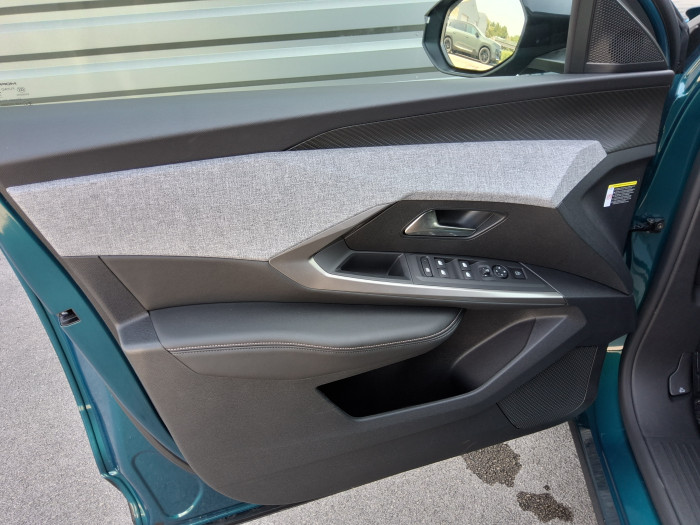 Peugeot 3008 Nouveau Hybrid 145 e-DCS6 Allure
