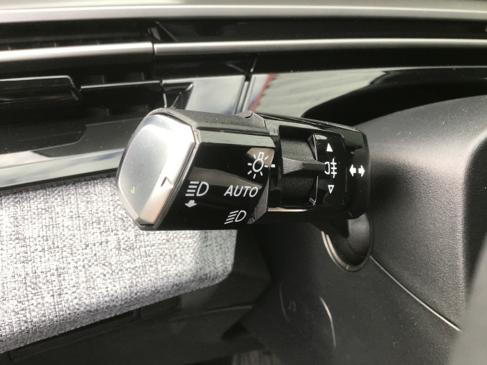 Peugeot 3008 Nouveau Hybrid 136 e-DCS6 Allure