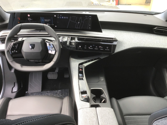 Peugeot 3008 Nouveau Hybrid 136 e-DCS6 Allure