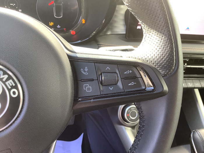 Alfa Romeo TONALE 1.6 130 ch TCT7 Ti