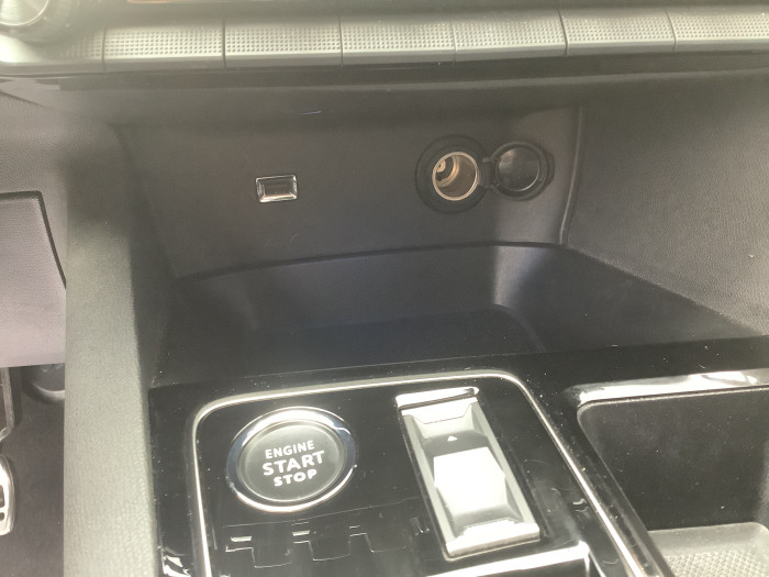 Peugeot 3008 Hybrid 136 e-DCS6 GT