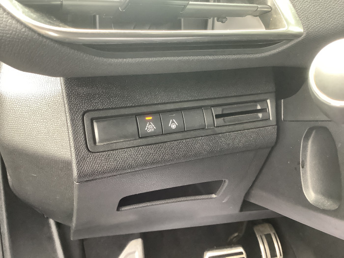 Peugeot 3008 Hybrid 136 e-DCS6 GT