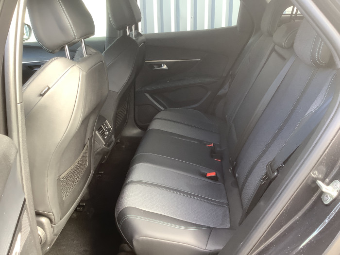 Peugeot 3008 Hybrid 145 e-DCS6 Allure Pack