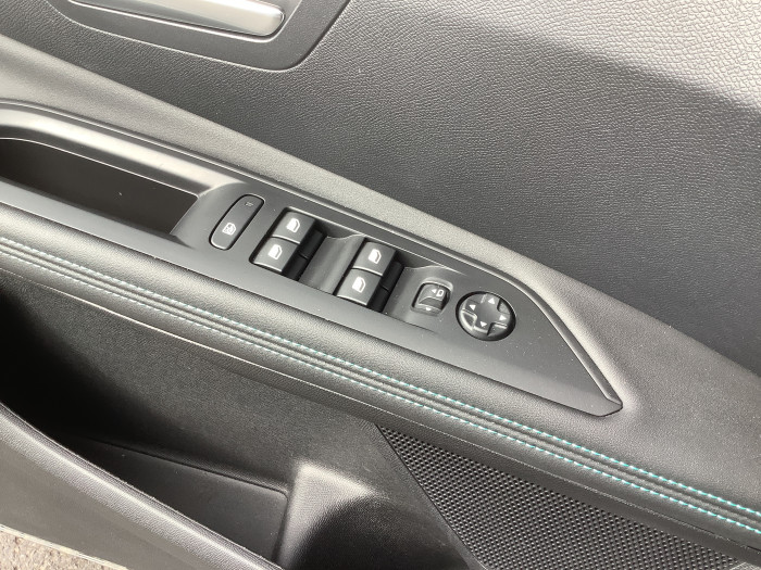 Peugeot 3008 Hybrid 145 e-DCS6 Allure Pack