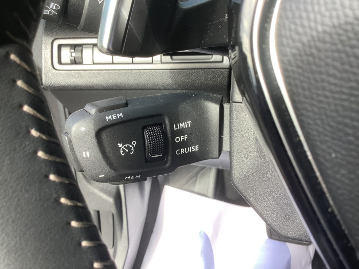 Peugeot 3008 Hybrid 145 e-DCS6 Allure Pack