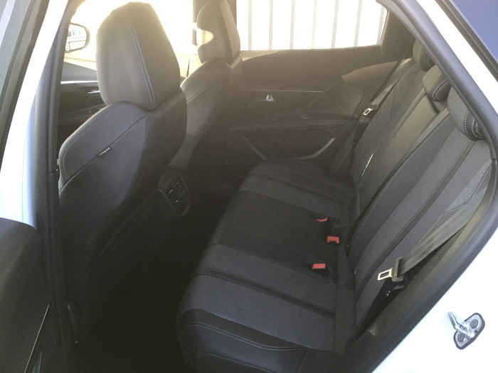 Peugeot 3008 BlueHDi 130ch S&S EAT8 Allure Pack