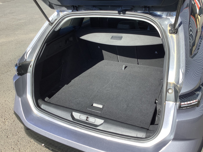 Peugeot 308 SW Hybrid 136 e-DCS6 Allure