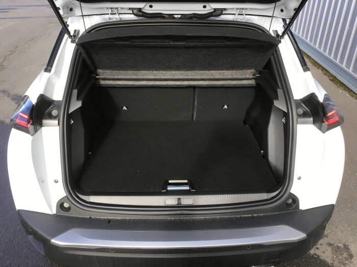 Peugeot 2008 Nouveau PureTech 130 S&S EAT8 GT