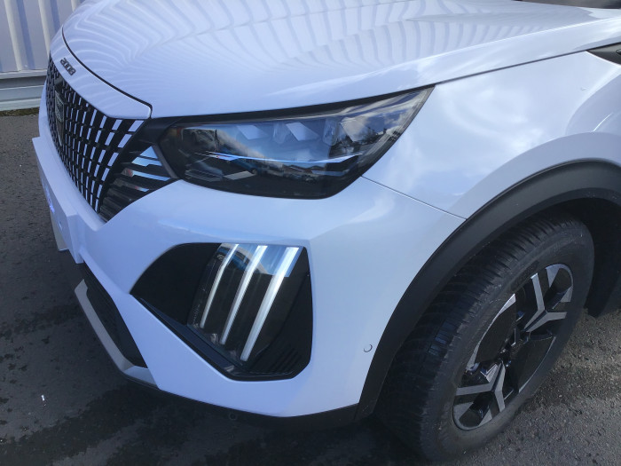 Peugeot 2008 Nouveau PureTech 130 S&S EAT8 GT