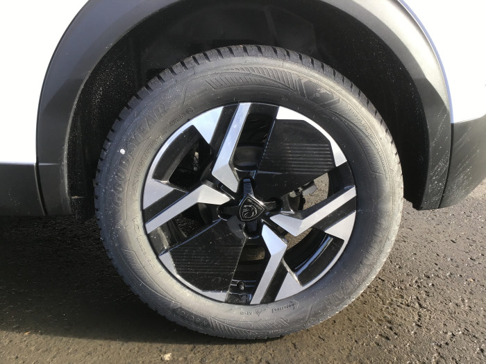 Peugeot 2008 Nouveau PureTech 130 S&S EAT8 GT