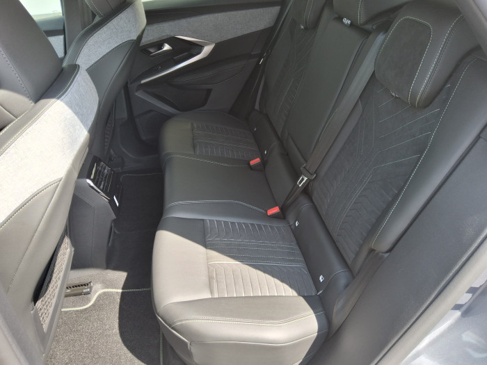 Peugeot 3008 Nouveau Hybrid 145 e-DCS6 GT Exclusive