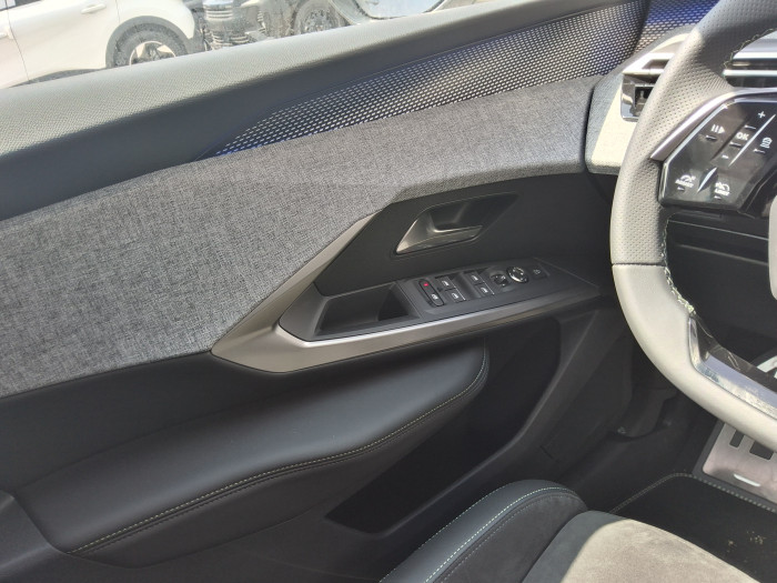 Peugeot 3008 Nouveau Hybrid 145 e-DCS6 GT Exclusive