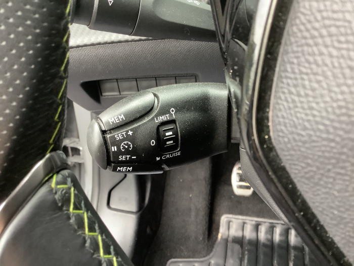 Peugeot 208 Nouvelle PureTech 100 S&S BVM6 GT