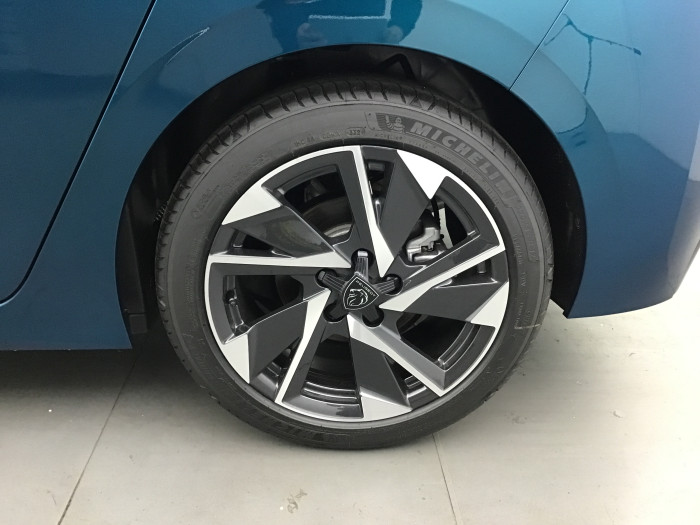 Peugeot 308 Nouvelle PureTech 130ch S&S EAT8 Allure