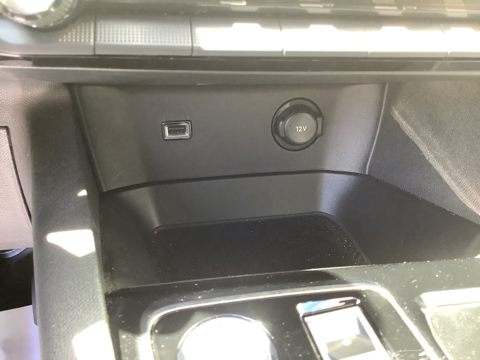 Peugeot 3008 Hybrid 180 e-EAT8 Allure Pack